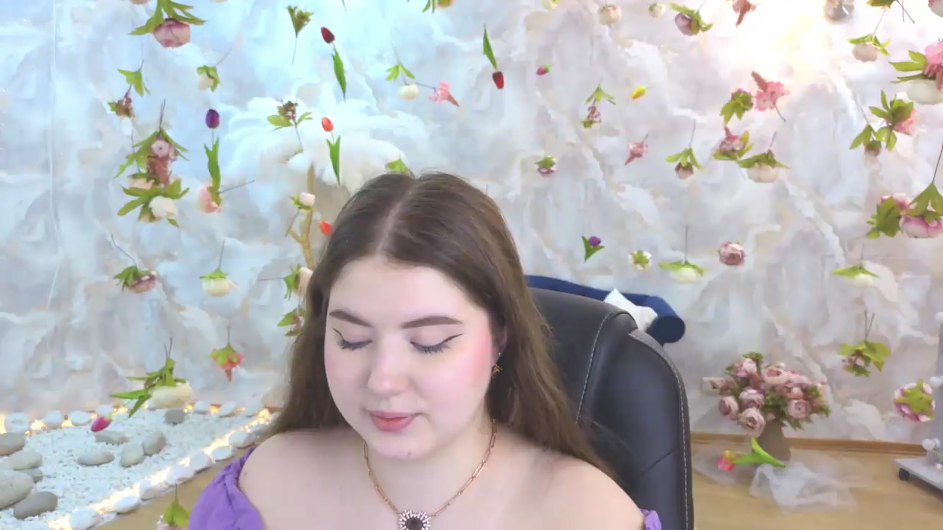 Gallery image thumbnail from EnigmaVeil's myfreecams stream on, 05/23/2026, 18:44 image 18 of 20