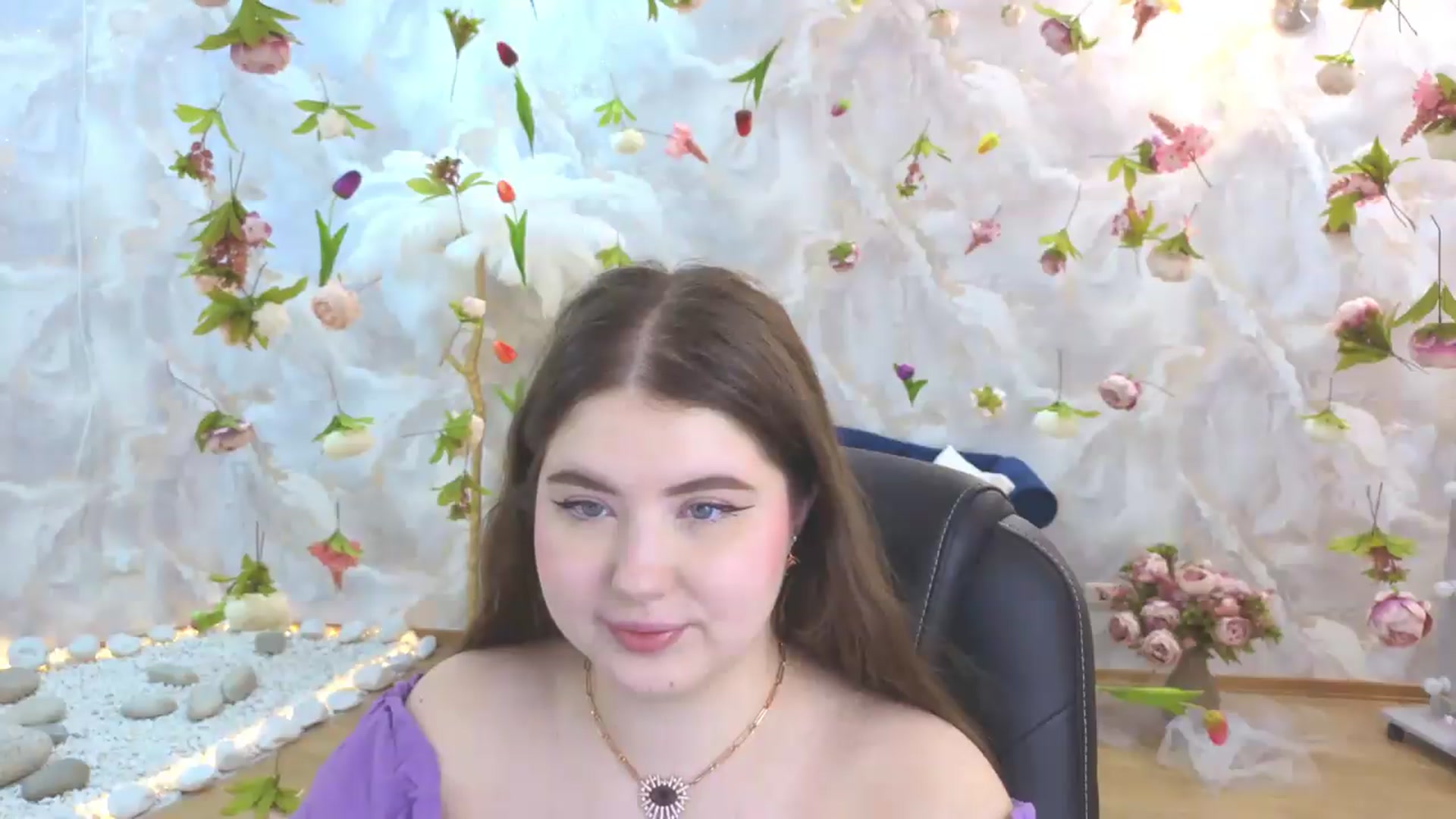 Gallery image thumbnail from EnigmaVeil's myfreecams stream on, 05/23/2026, 18:44 image 3 of 20