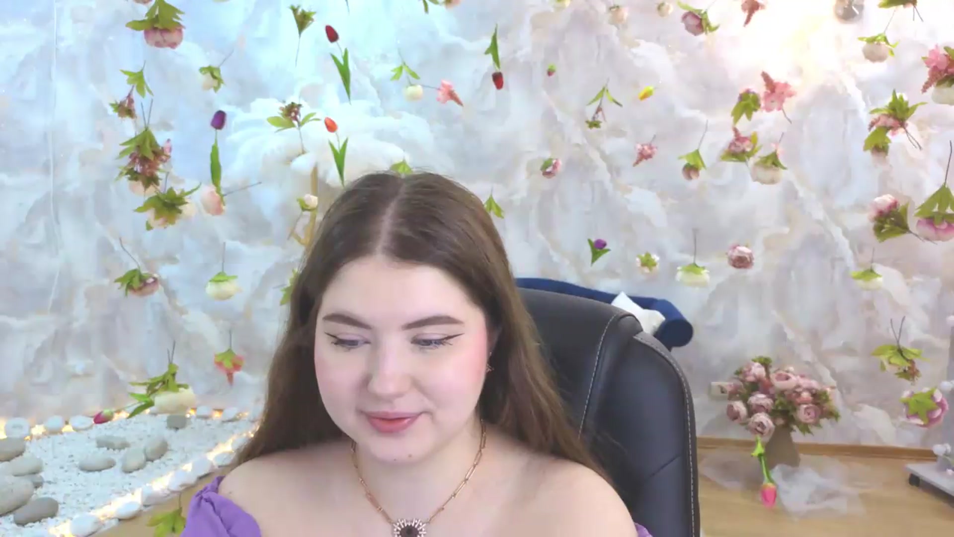 Gallery image thumbnail from EnigmaVeil's myfreecams stream on, 05/23/2026, 18:44 image 19 of 20