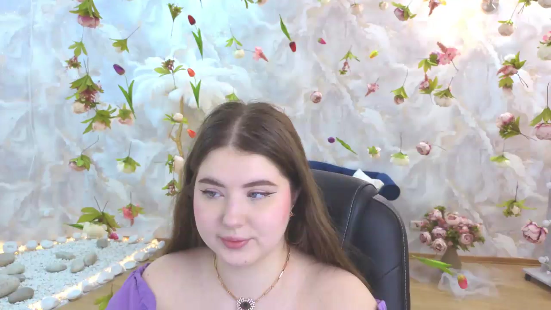 Gallery image thumbnail from EnigmaVeil's myfreecams stream on, 05/23/2026, 18:44 image 7 of 20