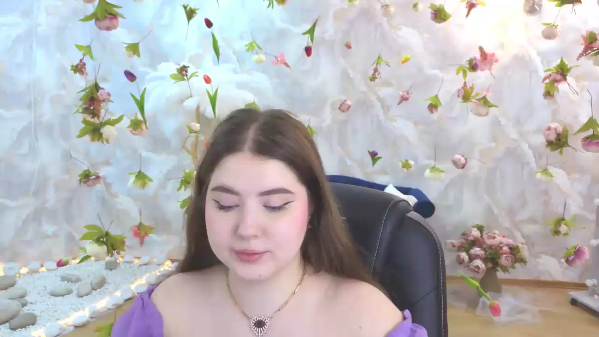 Gallery image thumbnail from EnigmaVeil's myfreecams stream on, 05/23/2026, 18:44 image 1 of 20