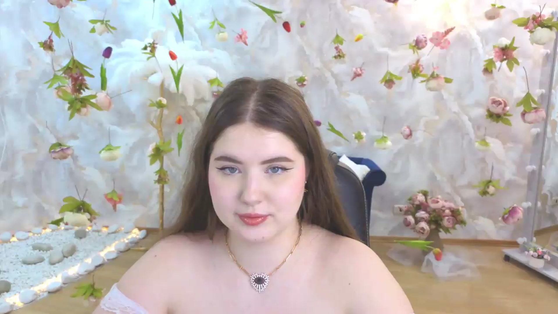 Gallery image thumbnail from EnigmaVeil's myfreecams stream on, 05/23/2026, 23:37 image 15 of 20