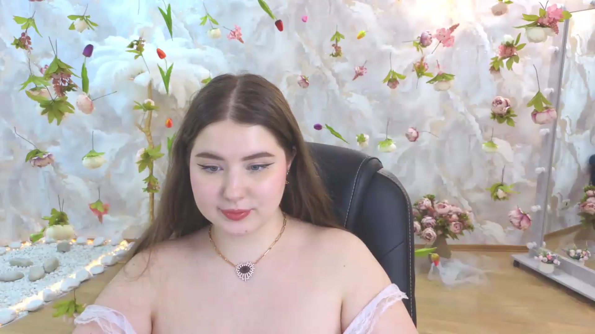 Gallery image thumbnail from EnigmaVeil's myfreecams stream on, 05/24/2026, 03:47 image 13 of 20