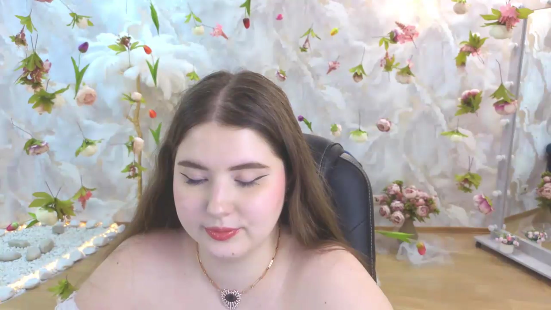 Gallery image thumbnail from EnigmaVeil's myfreecams stream on, 05/24/2026, 03:47 image 6 of 20