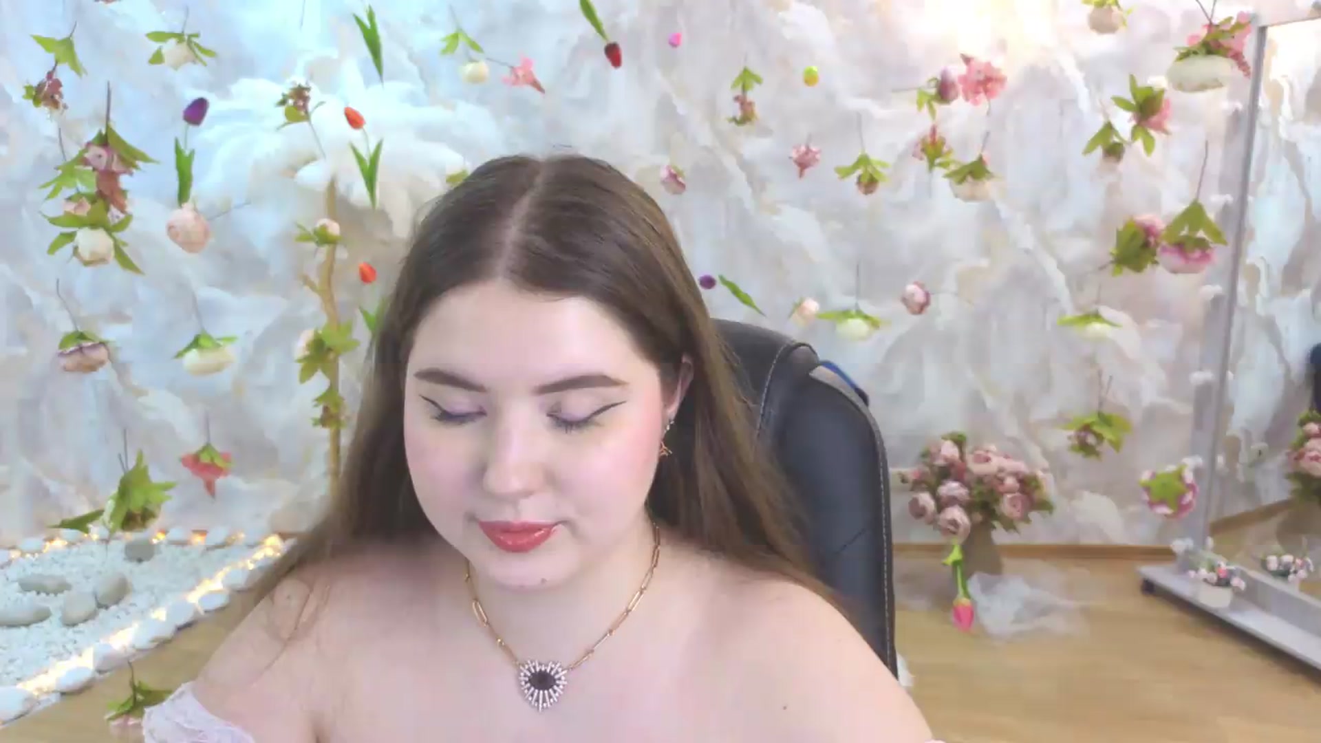 Gallery image thumbnail from EnigmaVeil's myfreecams stream on, 05/24/2026, 03:47 image 10 of 20
