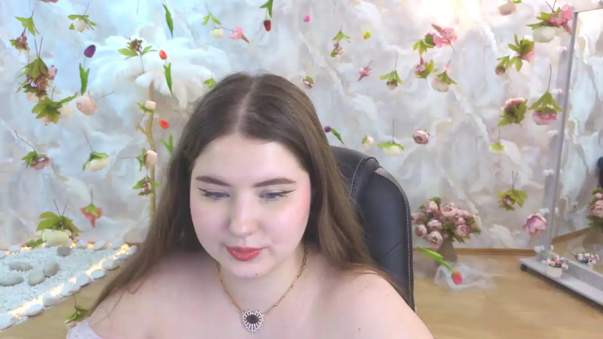 Gallery image thumbnail from EnigmaVeil's myfreecams stream on, 05/24/2026, 03:47 image 9 of 20