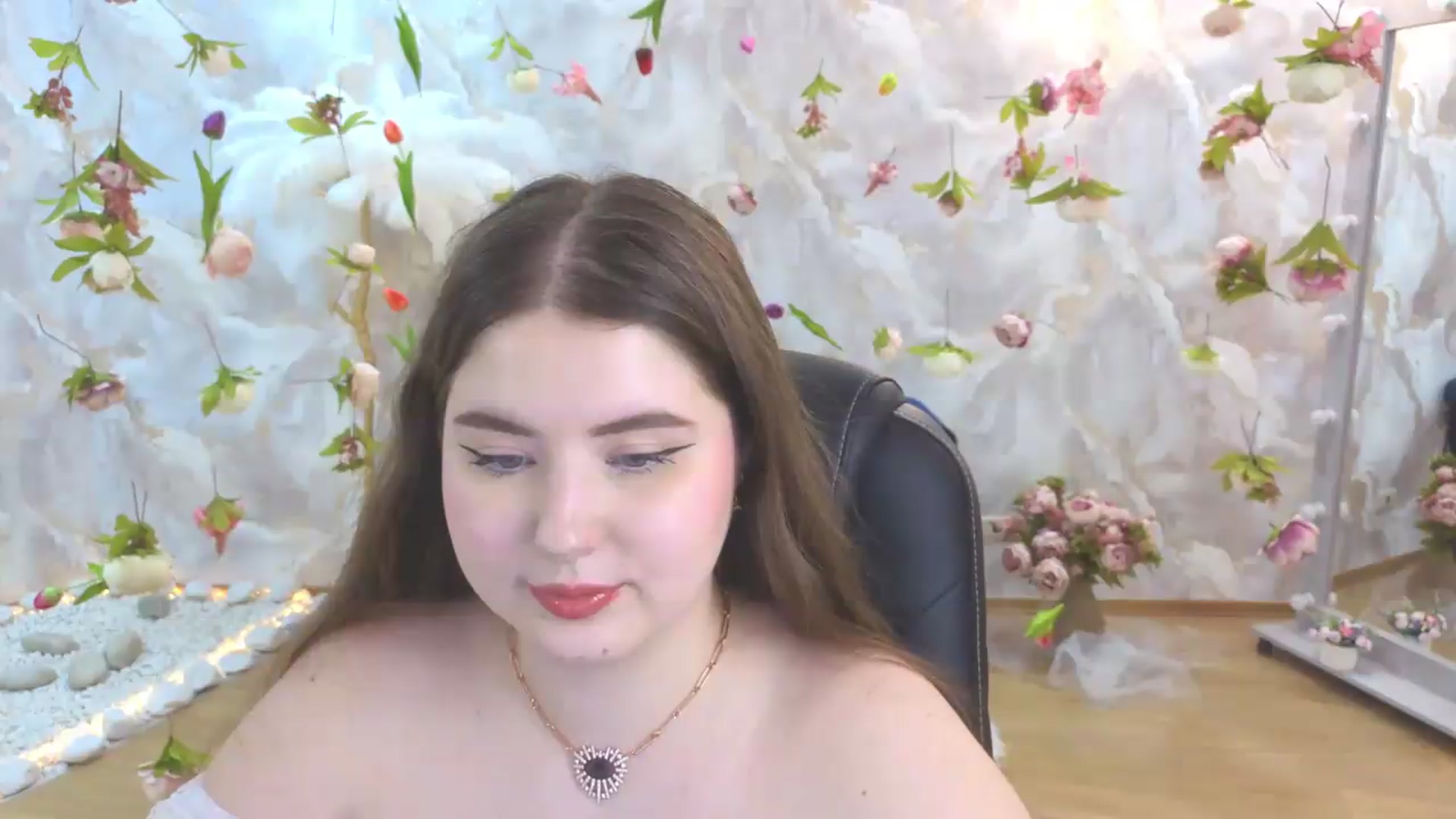 Gallery image thumbnail from EnigmaVeil's myfreecams stream on, 05/24/2026, 03:47 image 4 of 20