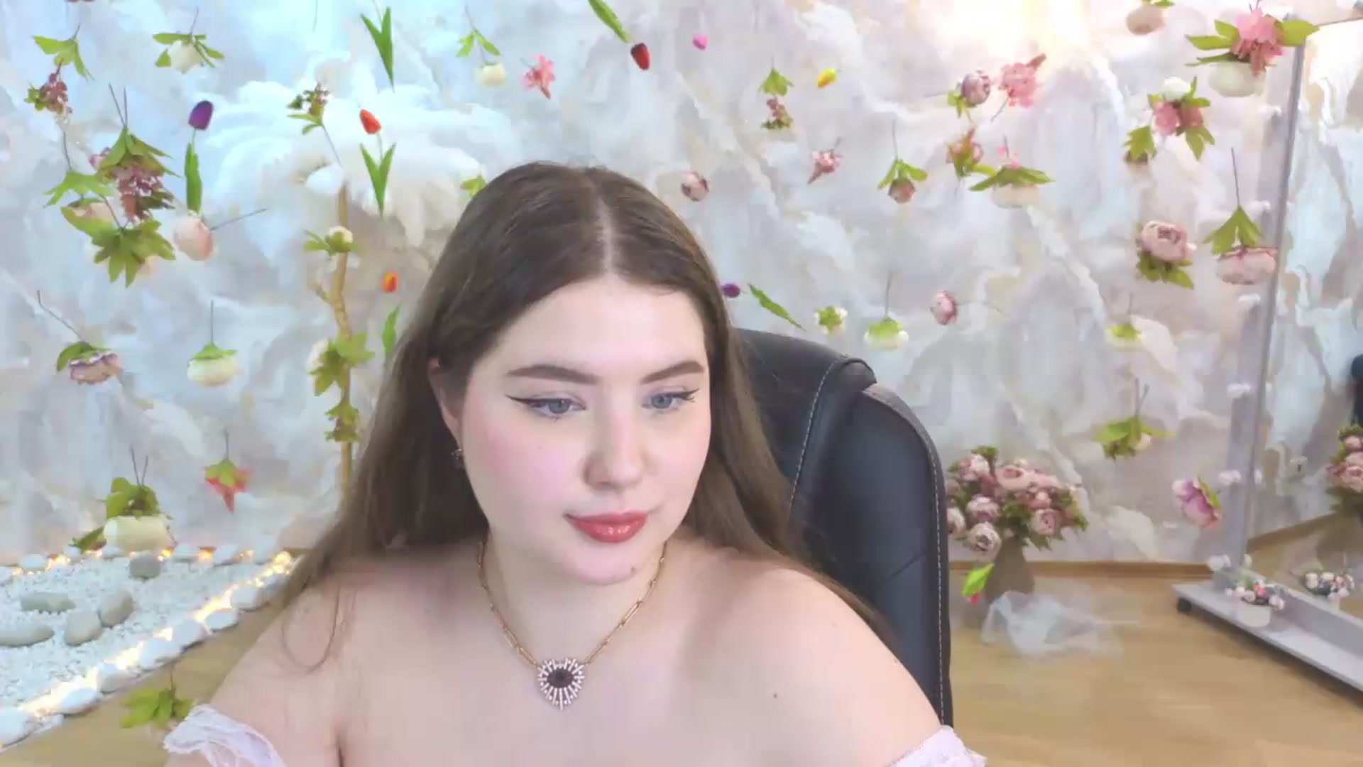 Gallery image thumbnail from EnigmaVeil's myfreecams stream on, 05/24/2026, 03:47 image 14 of 20