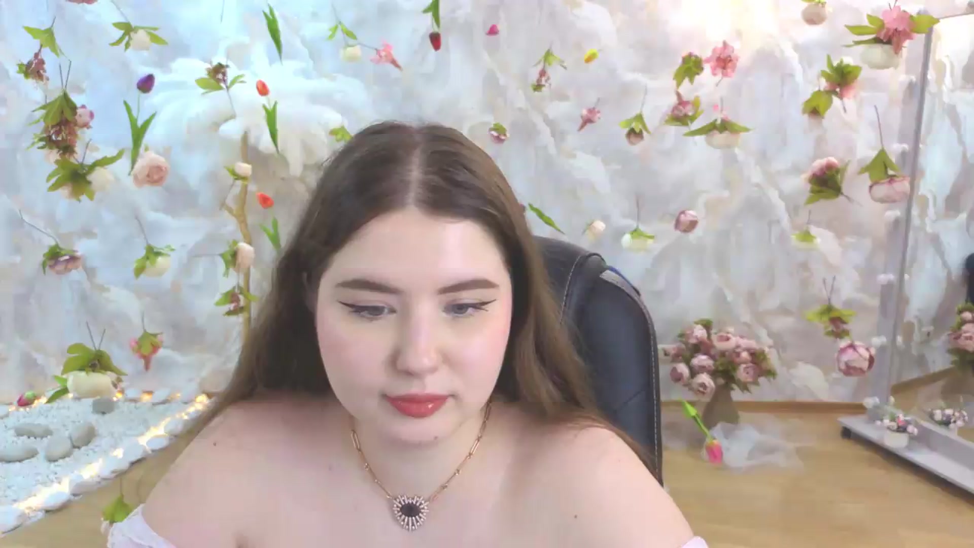 Gallery image thumbnail from EnigmaVeil's myfreecams stream on, 05/24/2026, 03:47 image 1 of 20