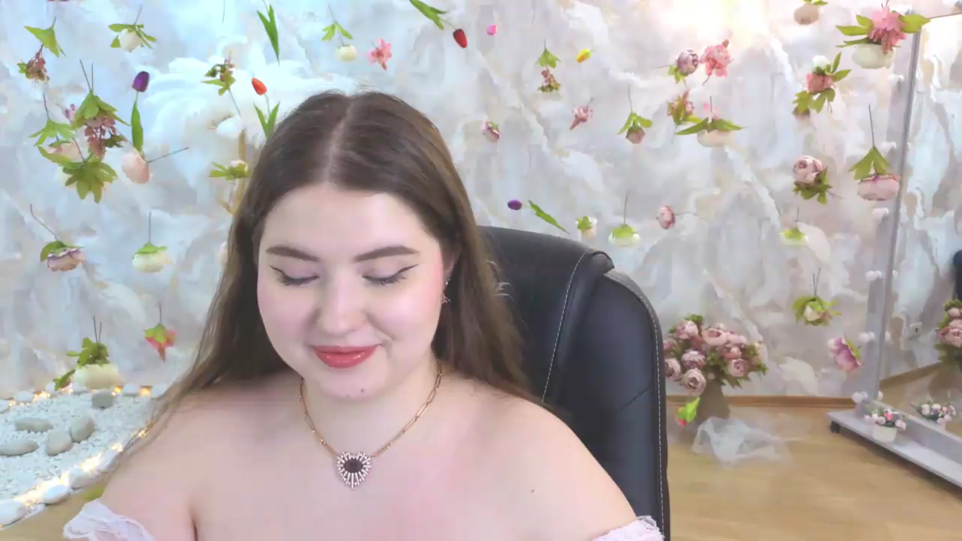 Gallery image thumbnail from EnigmaVeil's myfreecams stream on, 05/24/2026, 03:47 image 15 of 20