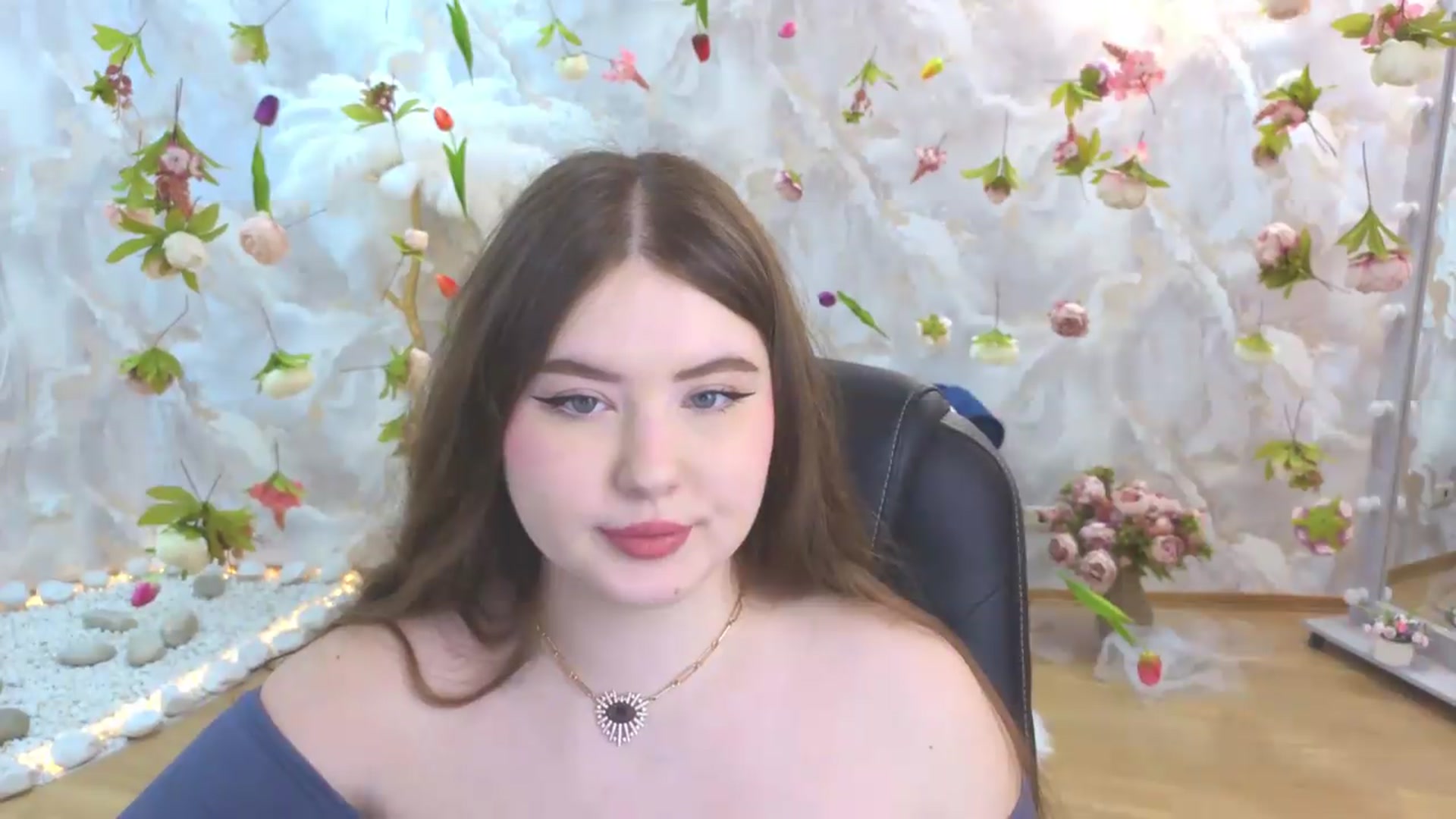 Gallery image thumbnail from EnigmaVeil's myfreecams stream on, 05/24/2026, 19:24 image 17 of 20