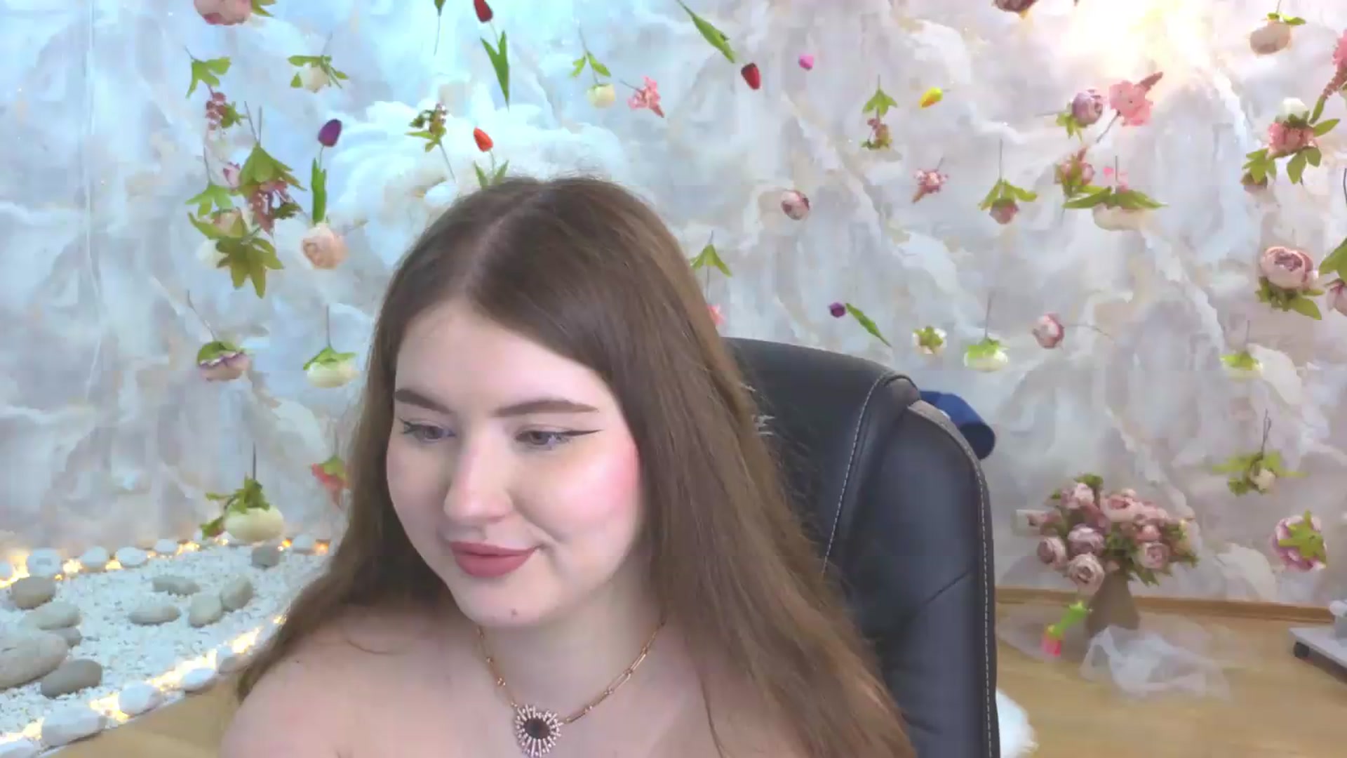 Gallery image thumbnail from EnigmaVeil's myfreecams stream on, 05/24/2026, 23:22 image 8 of 20