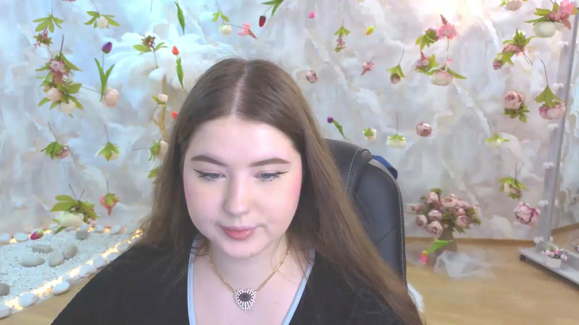 Gallery image thumbnail from EnigmaVeil's myfreecams stream on, 05/25/2026, 19:48 image 18 of 20