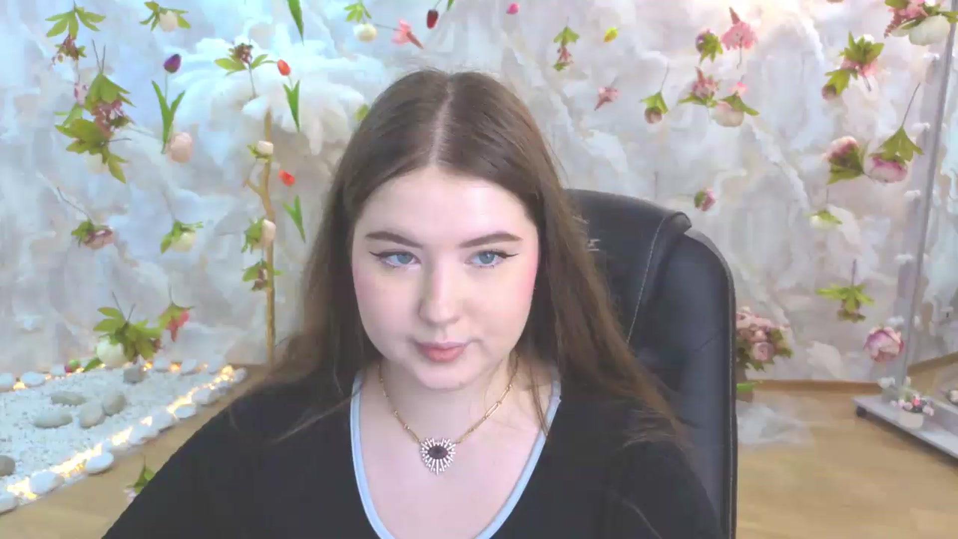 Gallery image thumbnail from EnigmaVeil's myfreecams stream on, 05/25/2026, 19:48 image 20 of 20