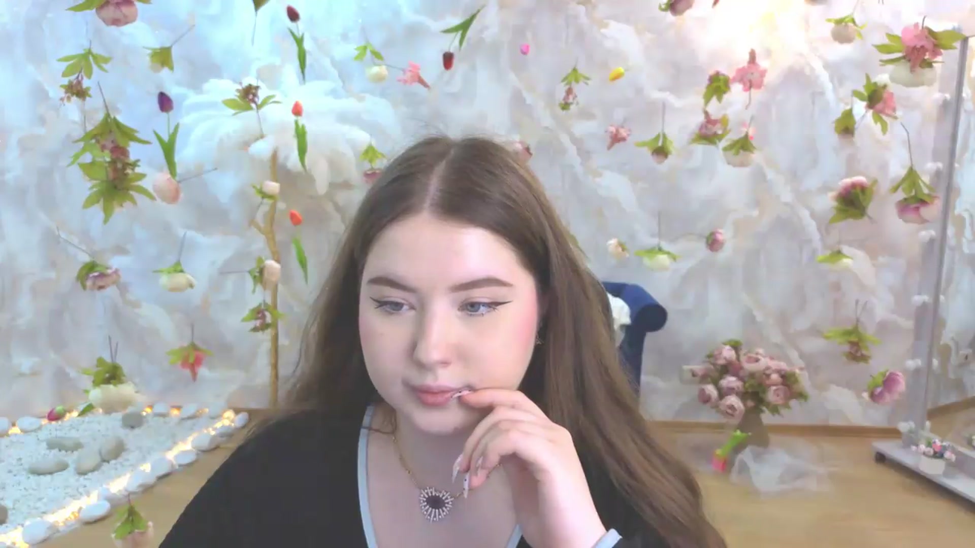 Gallery image thumbnail from EnigmaVeil's myfreecams stream on, 05/25/2026, 20:36 image 2 of 20