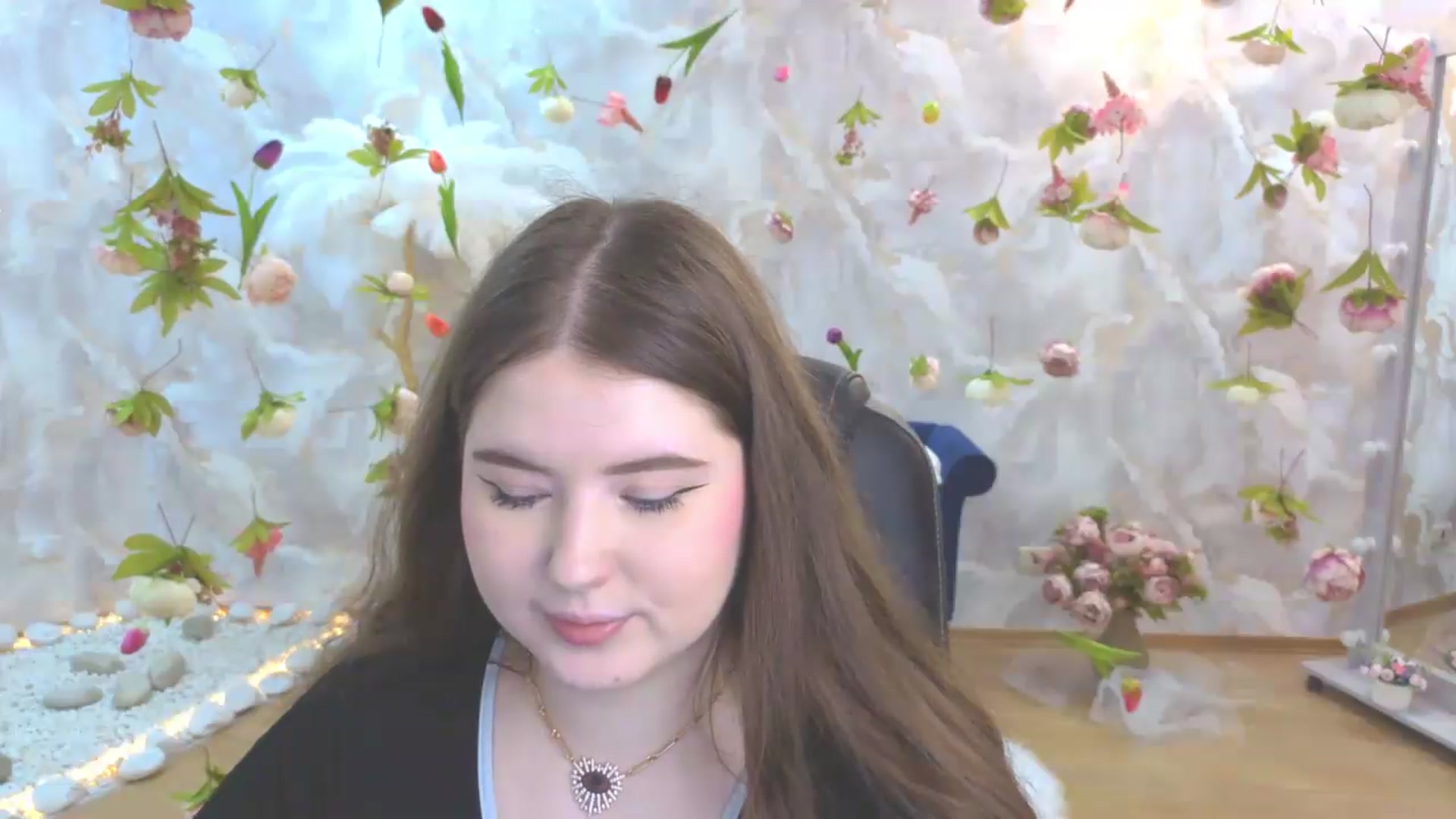 Gallery image thumbnail from EnigmaVeil's myfreecams stream on, 05/25/2026, 20:36 image 5 of 20