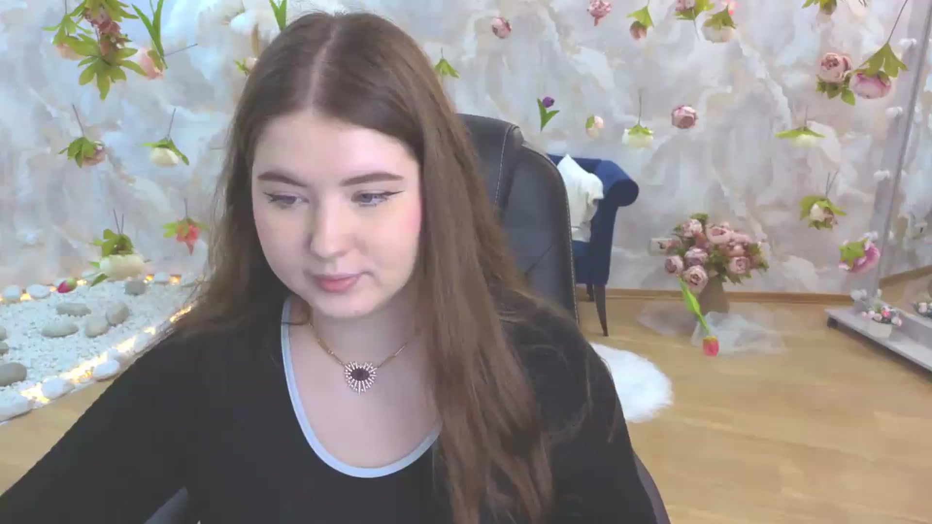 Gallery image thumbnail from EnigmaVeil's myfreecams stream on, 05/25/2026, 20:36 image 16 of 20