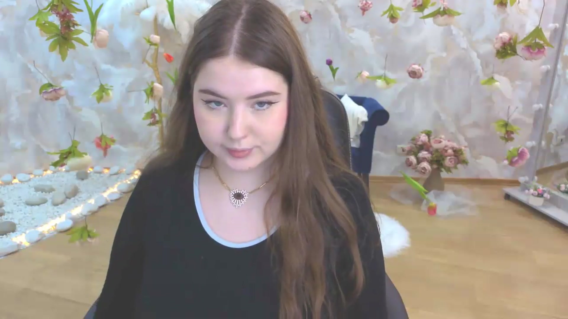 Gallery image thumbnail from EnigmaVeil's myfreecams stream on, 05/25/2026, 20:36 image 18 of 20