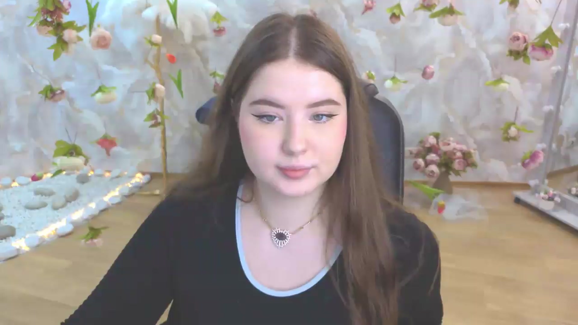 Gallery image thumbnail from EnigmaVeil's myfreecams stream on, 05/25/2026, 20:36 image 15 of 20