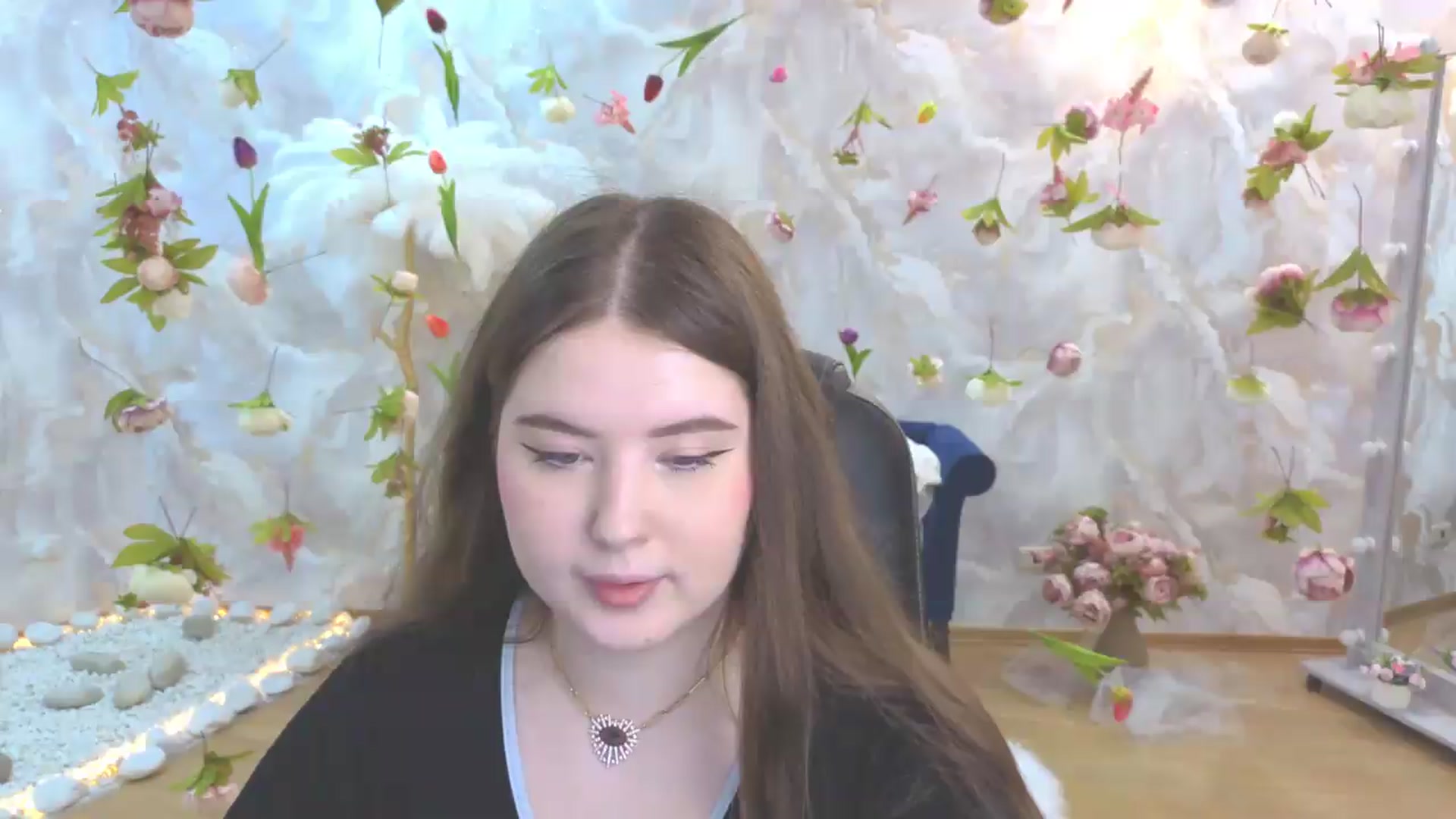 Gallery image thumbnail from EnigmaVeil's myfreecams stream on, 05/25/2026, 20:36 image 1 of 20