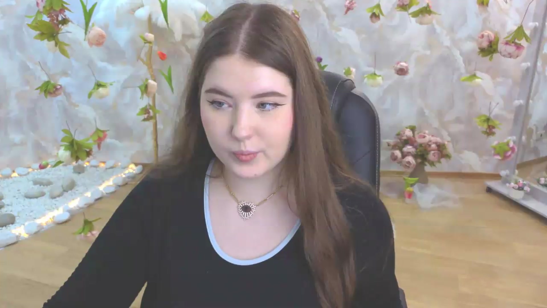 Gallery image thumbnail from EnigmaVeil's myfreecams stream on, 05/25/2026, 20:36 image 19 of 20
