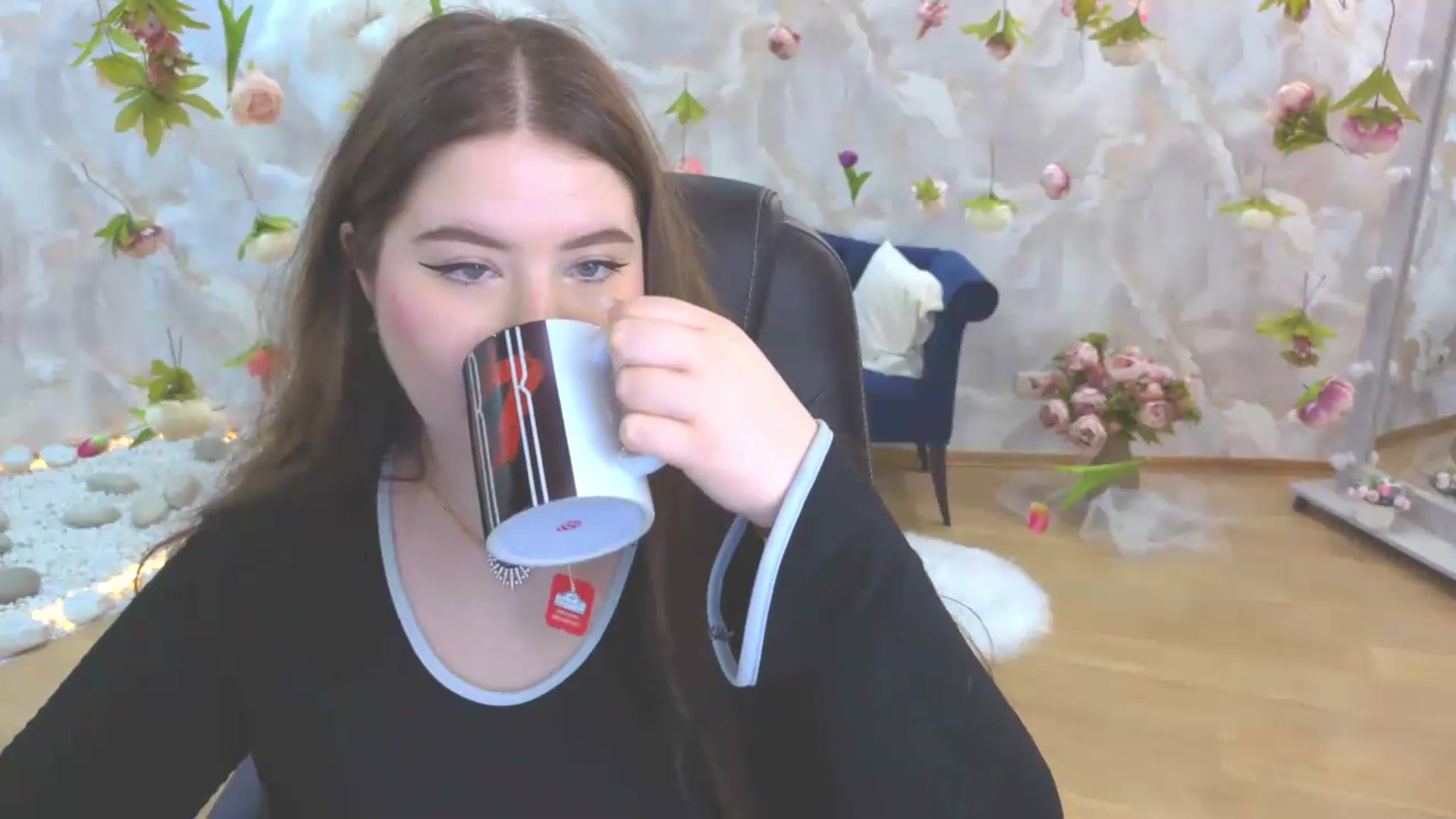 Gallery image thumbnail from EnigmaVeil's myfreecams stream on, 05/25/2026, 20:36 image 9 of 20