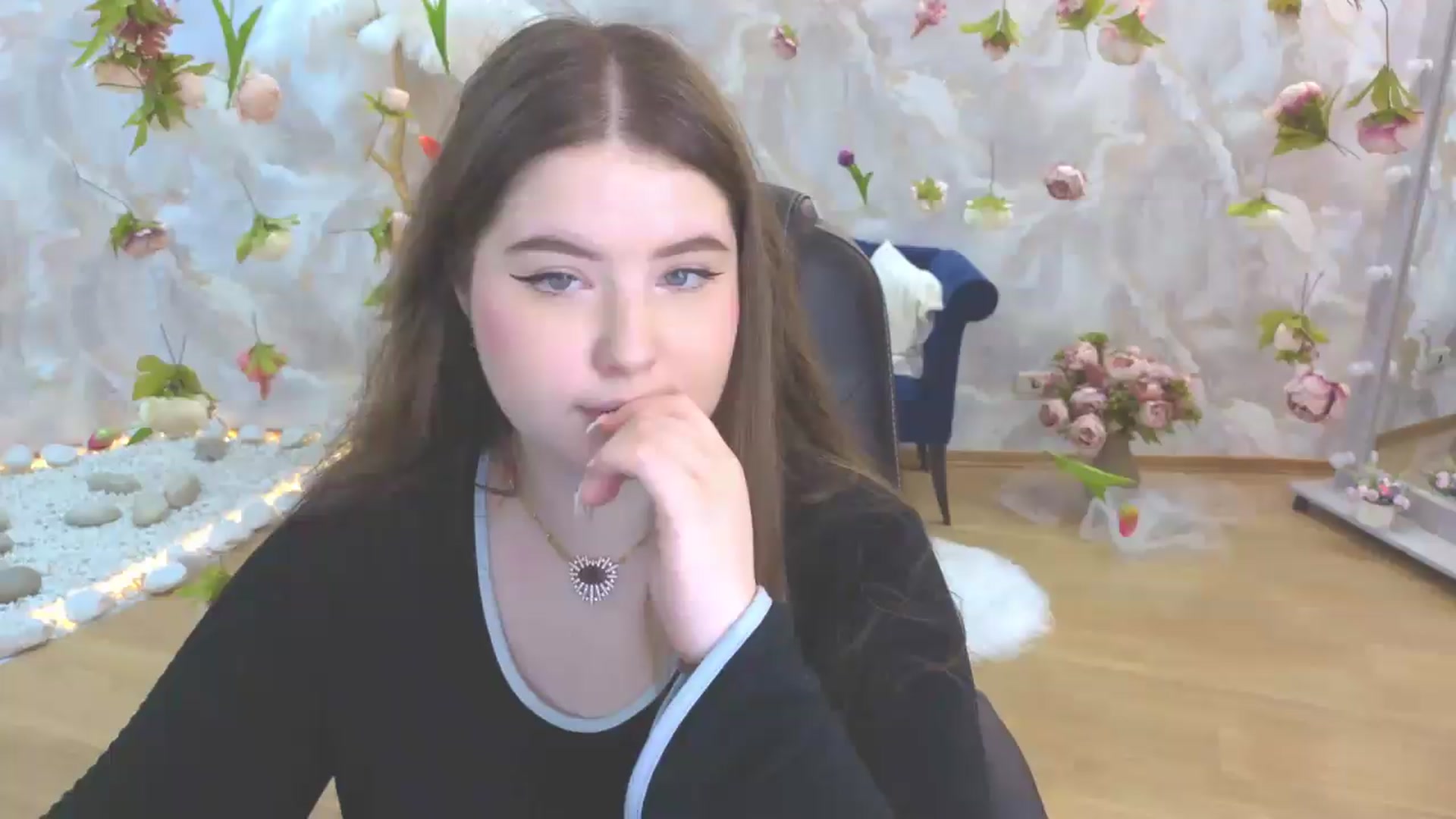 Gallery image thumbnail from EnigmaVeil's myfreecams stream on, 05/25/2026, 20:36 image 17 of 20