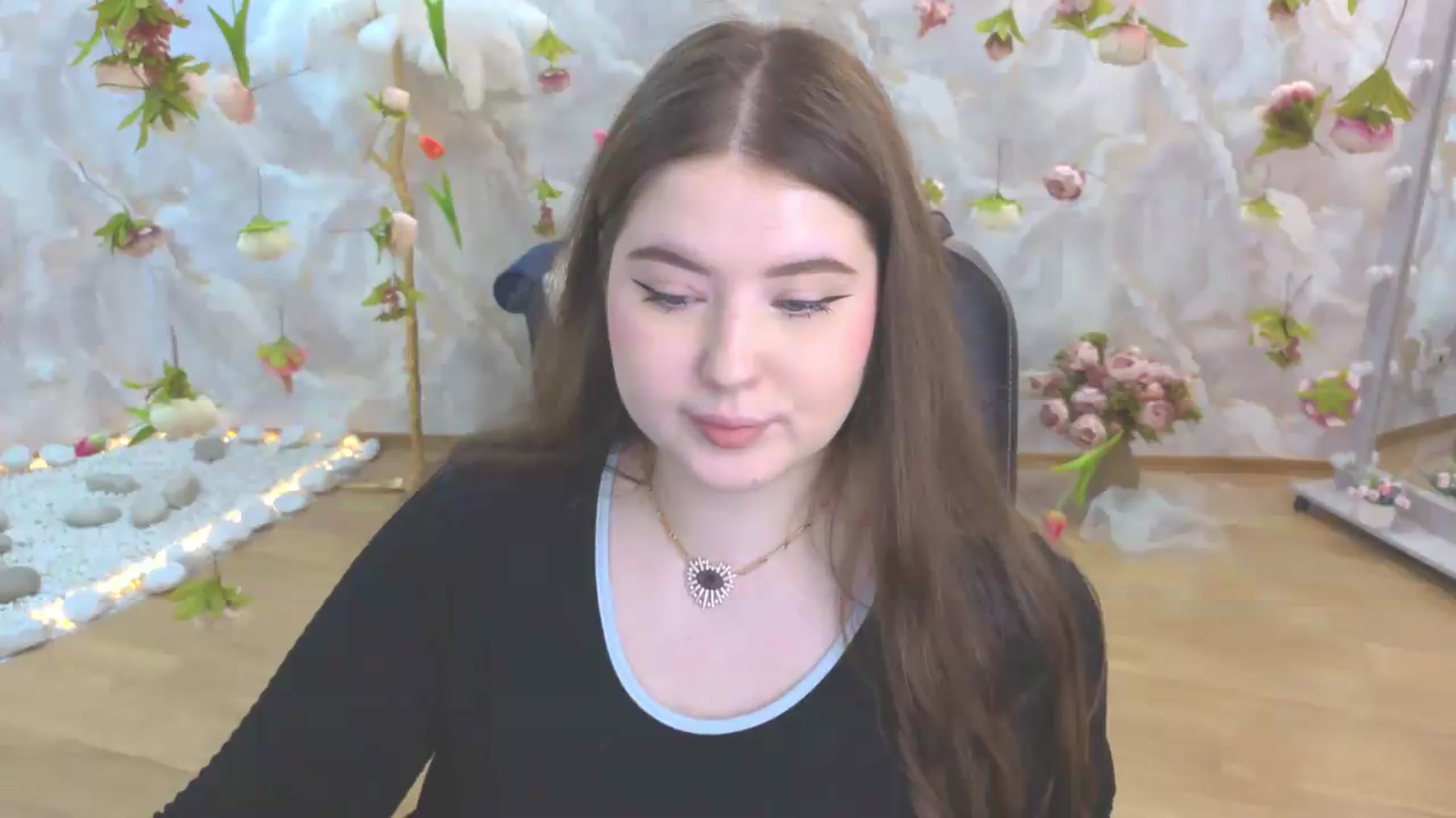 Gallery image thumbnail from EnigmaVeil's myfreecams stream on, 05/25/2026, 20:36 image 14 of 20