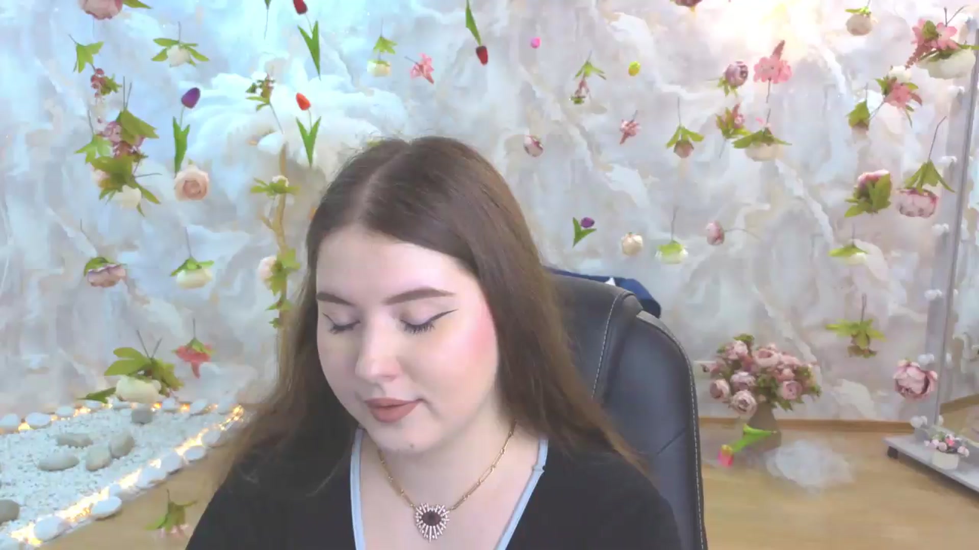 Gallery image thumbnail from EnigmaVeil's myfreecams stream on, 05/25/2026, 22:30 image 18 of 20