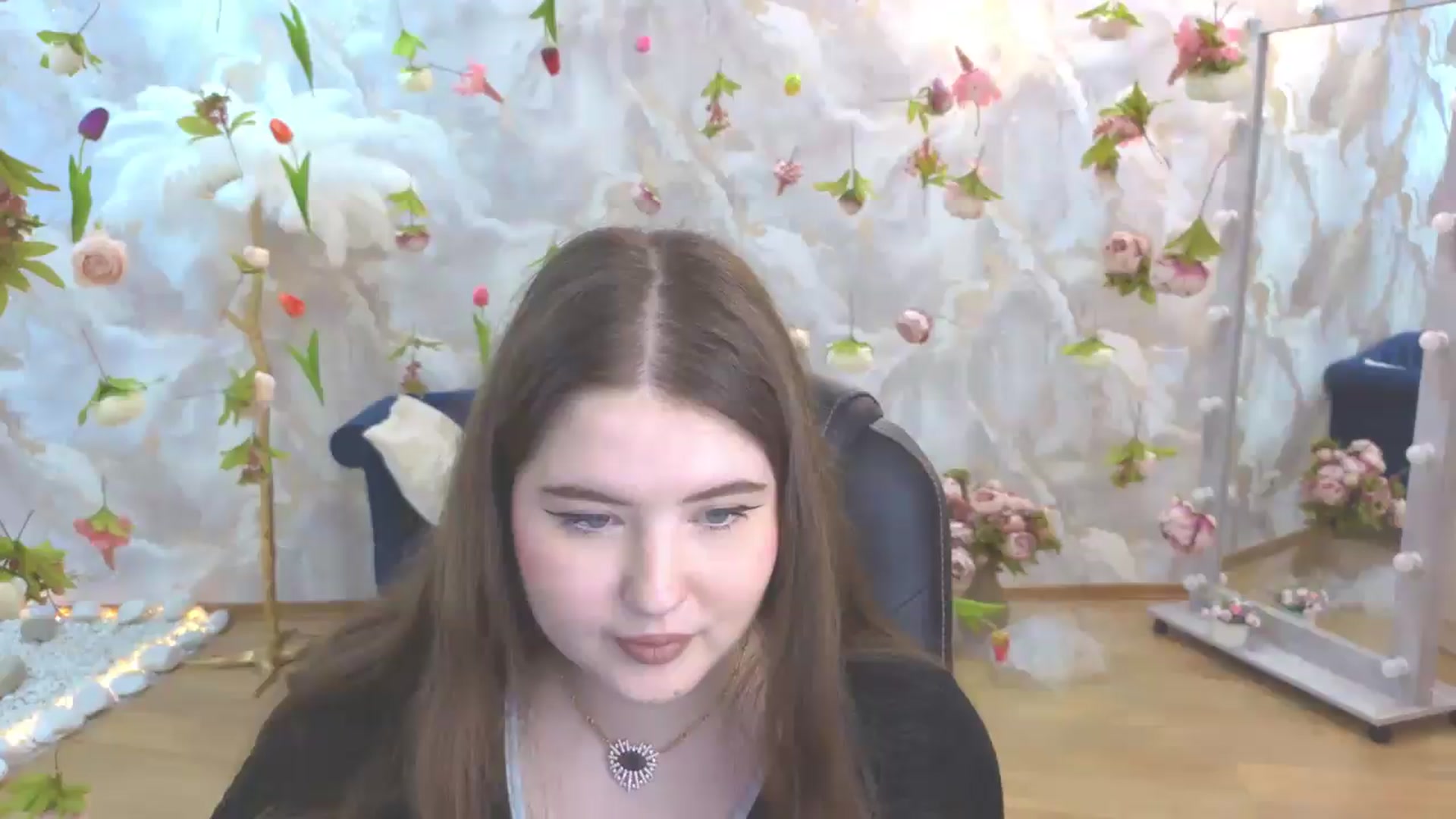 Gallery image thumbnail from EnigmaVeil's myfreecams stream on, 05/26/2026, 01:02 image 17 of 20
