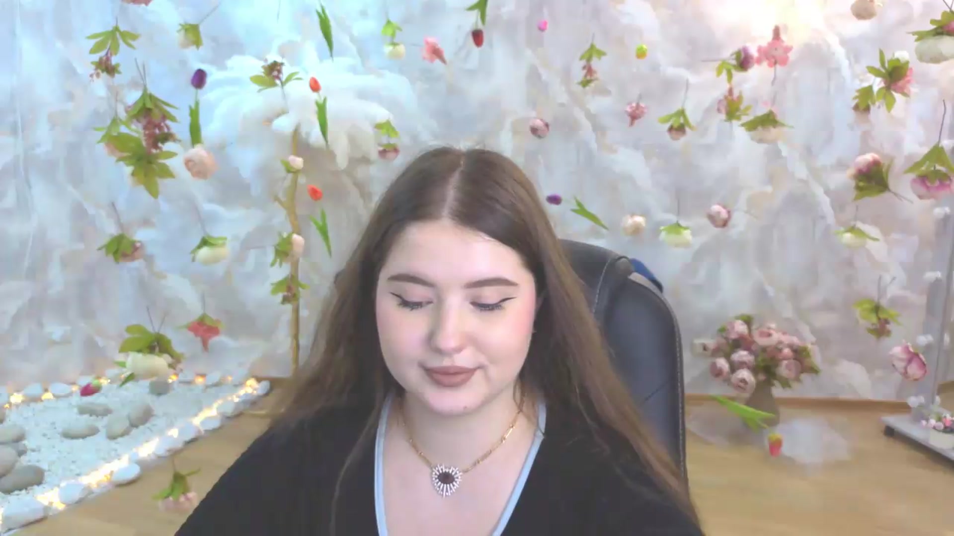 Gallery image thumbnail from EnigmaVeil's myfreecams stream on, 05/26/2026, 01:02 image 2 of 20