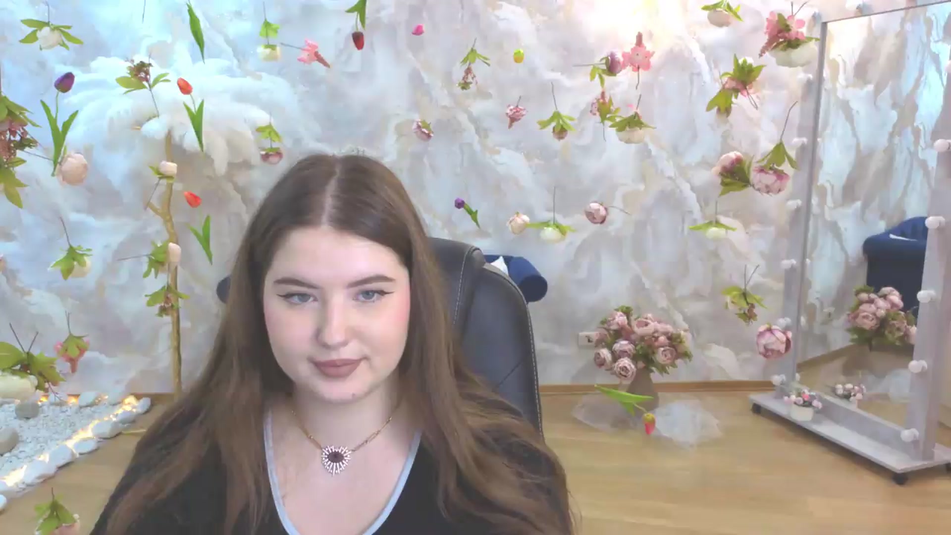 Gallery image thumbnail from EnigmaVeil's myfreecams stream on, 05/26/2026, 01:02 image 15 of 20