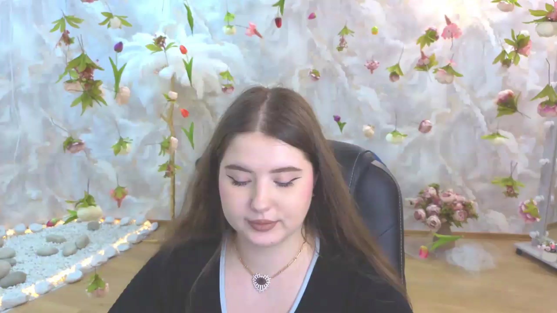 Gallery image thumbnail from EnigmaVeil's myfreecams stream on, 05/26/2026, 01:02 image 1 of 20