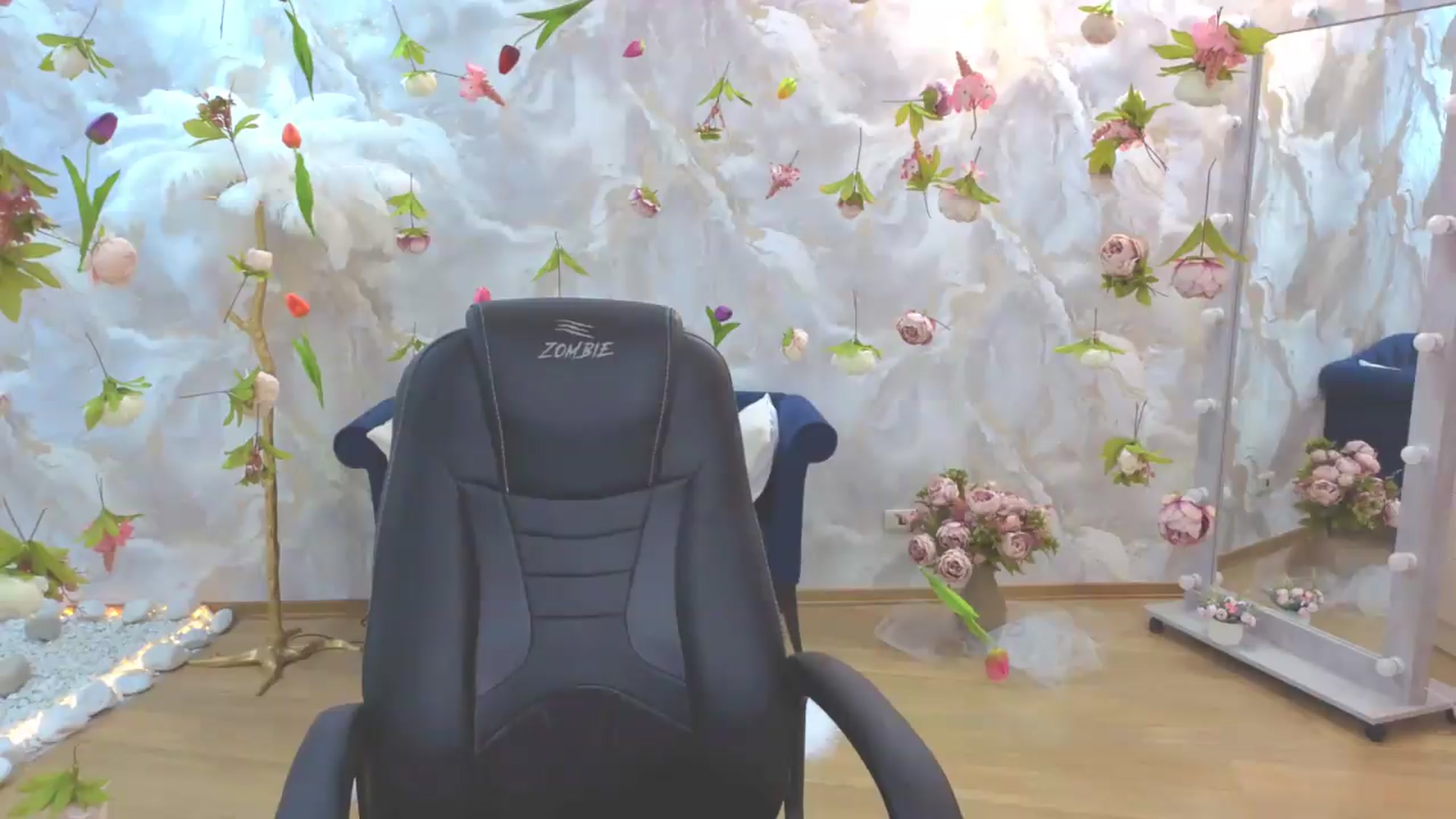 Gallery image thumbnail from EnigmaVeil's myfreecams stream on, 05/26/2026, 01:02 image 18 of 20