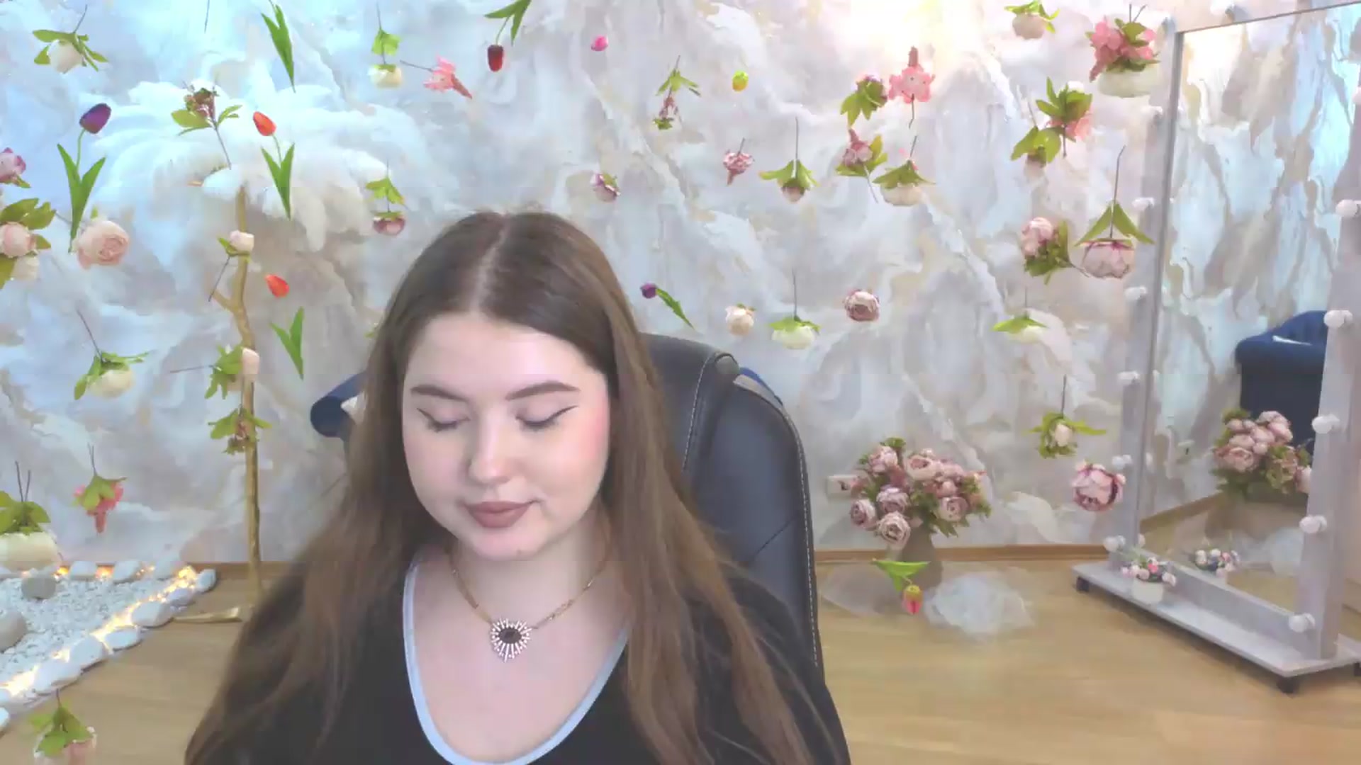 Gallery image thumbnail from EnigmaVeil's myfreecams stream on, 05/26/2026, 01:02 image 12 of 20
