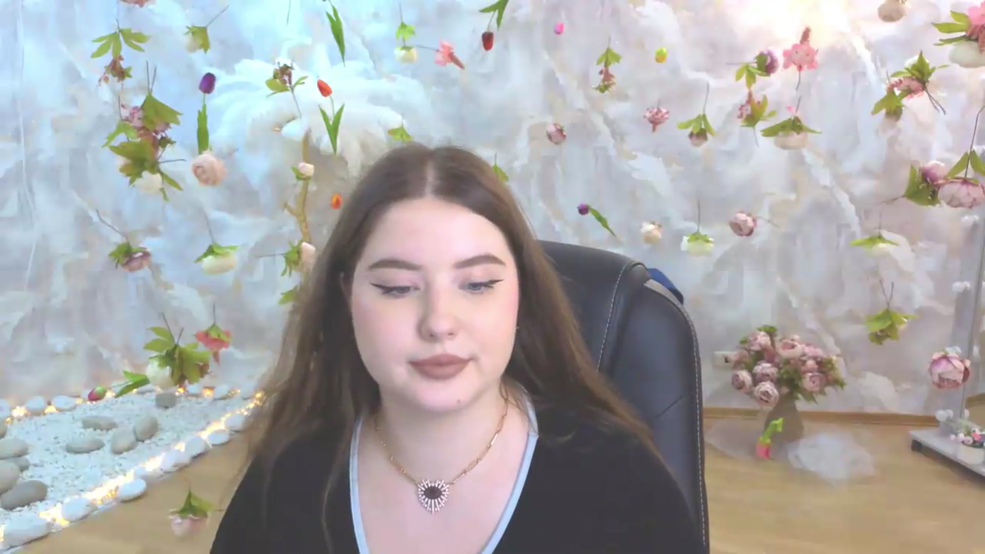 Gallery image thumbnail from EnigmaVeil's myfreecams stream on, 05/26/2026, 01:02 image 4 of 20