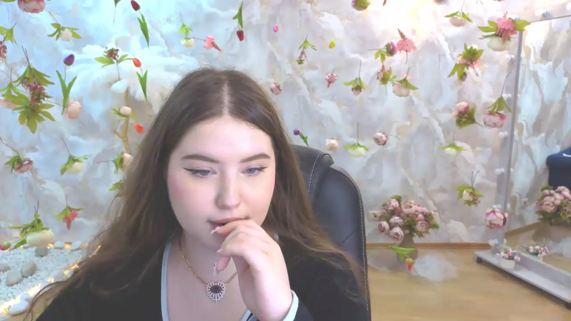 Gallery image thumbnail from EnigmaVeil's myfreecams stream on, 05/26/2026, 02:02 image 14 of 20