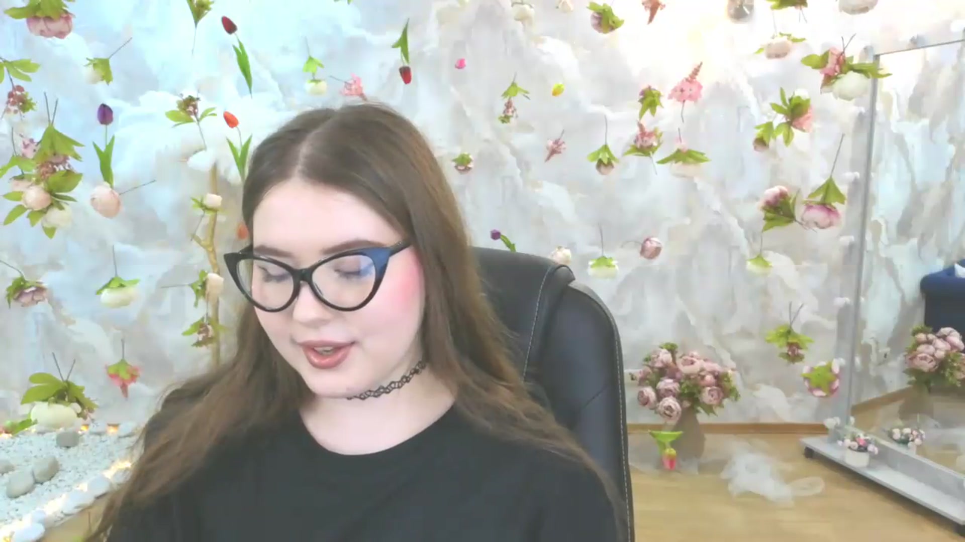 Gallery image thumbnail from EnigmaVeil's myfreecams stream on, 05/27/2026, 09:47 image 13 of 20