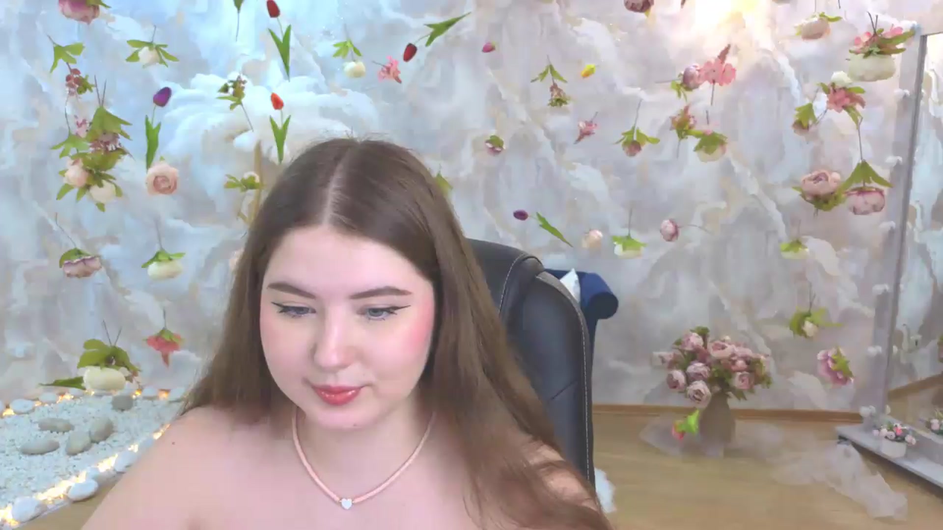 Gallery image thumbnail from EnigmaVeil's myfreecams stream on, 06/04/2026, 12:06 image 5 of 20