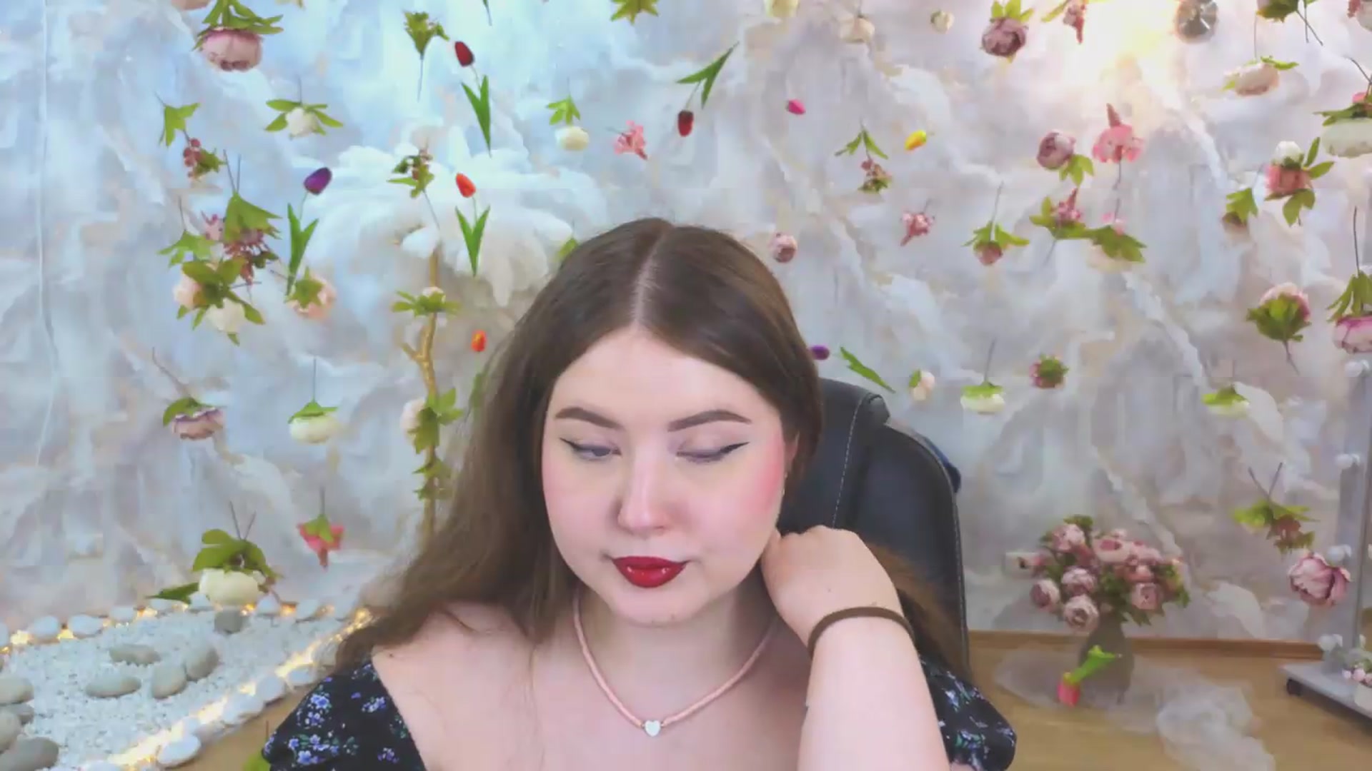 Gallery image thumbnail from EnigmaVeil's myfreecams stream on, 06/06/2026, 19:28 image 5 of 20