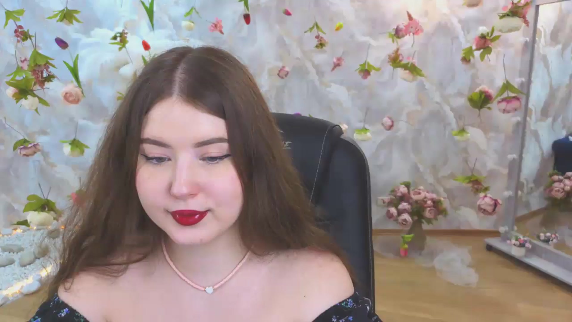 Gallery image thumbnail from EnigmaVeil's myfreecams stream on, 06/06/2026, 20:50 image 5 of 20