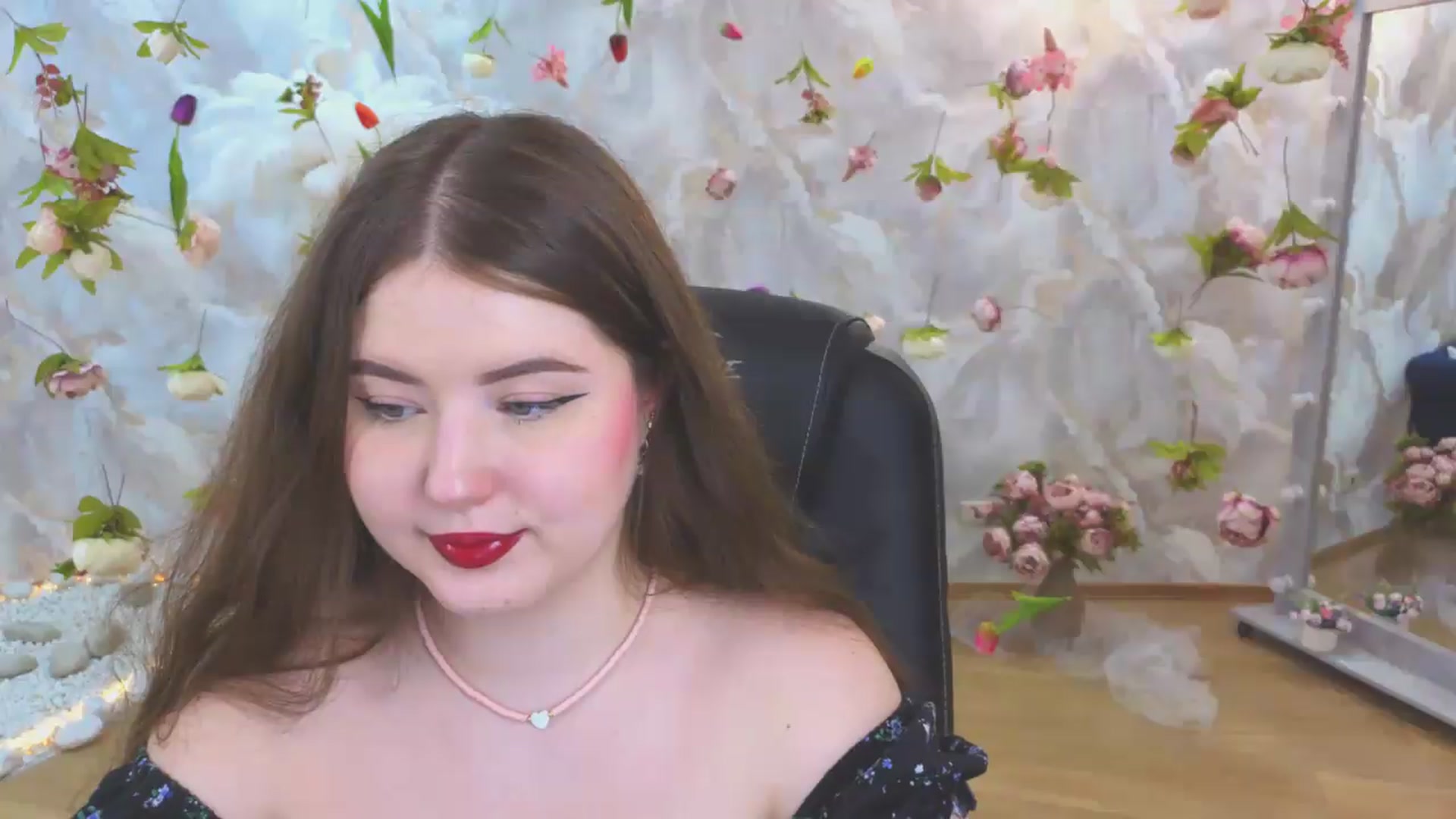 Gallery image thumbnail from EnigmaVeil's myfreecams stream on, 06/06/2026, 20:50 image 6 of 20