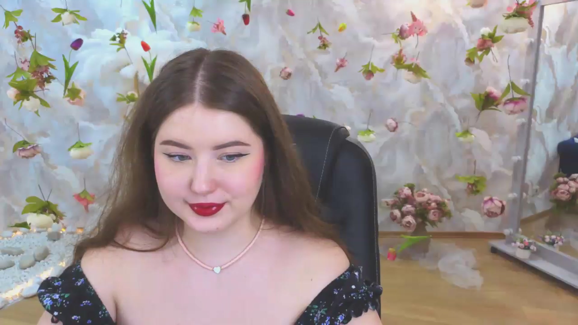 Gallery image thumbnail from EnigmaVeil's myfreecams stream on, 06/06/2026, 20:50 image 12 of 20