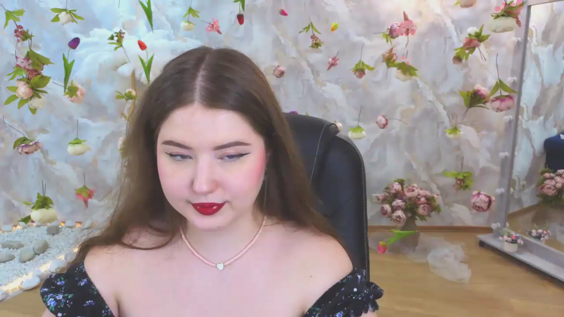 Gallery image thumbnail from EnigmaVeil's myfreecams stream on, 06/06/2026, 20:50 image 8 of 20