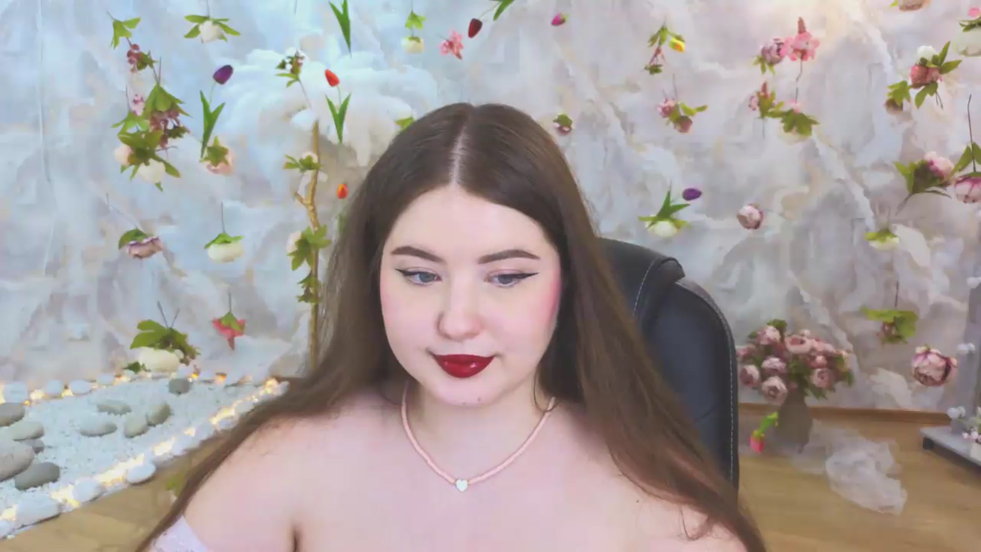 Gallery image thumbnail from EnigmaVeil's myfreecams stream on, 06/07/2026, 01:01 image 18 of 20