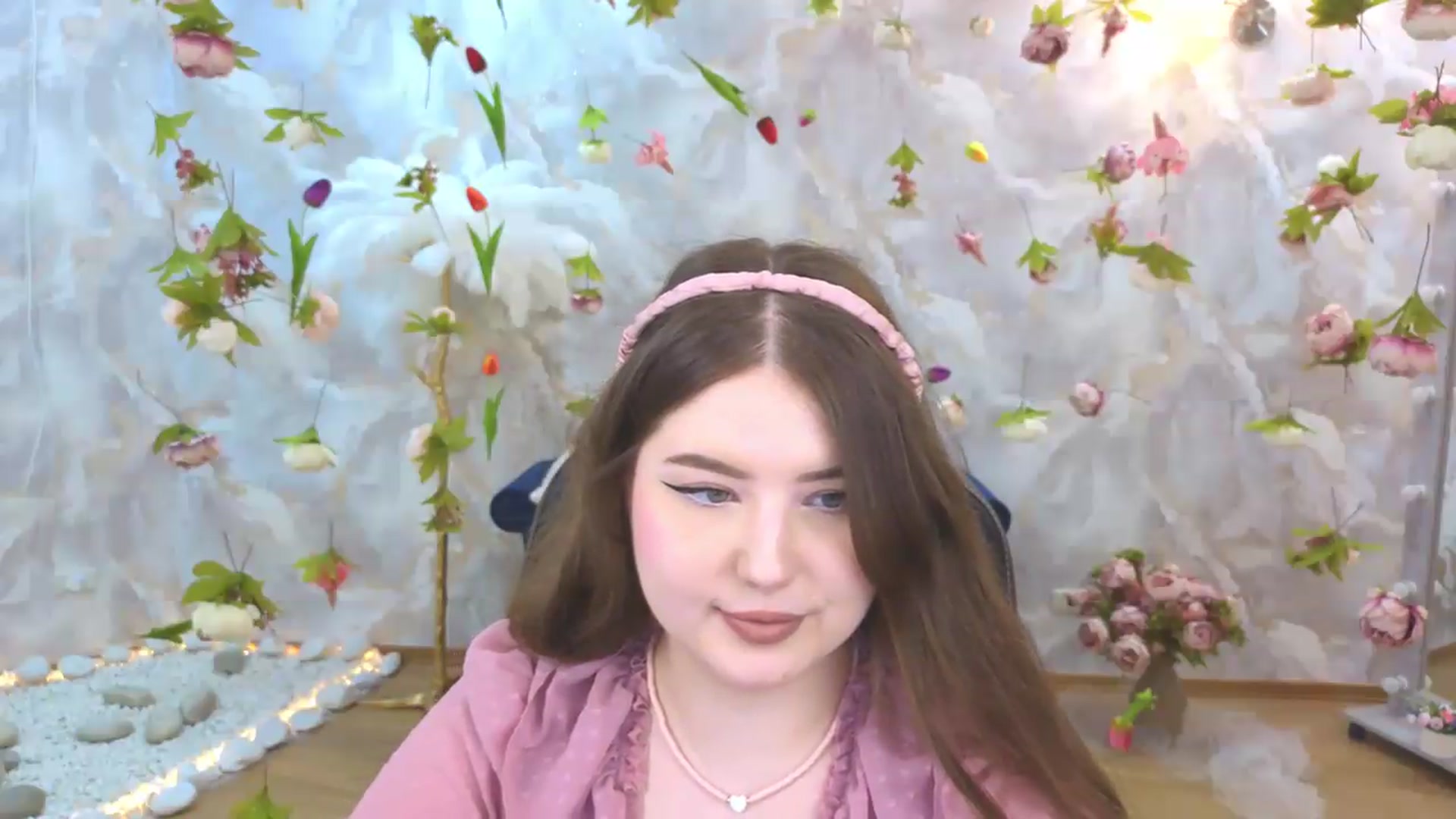 Gallery image thumbnail from EnigmaVeil's myfreecams stream on, 06/09/2026, 06:36 image 5 of 20