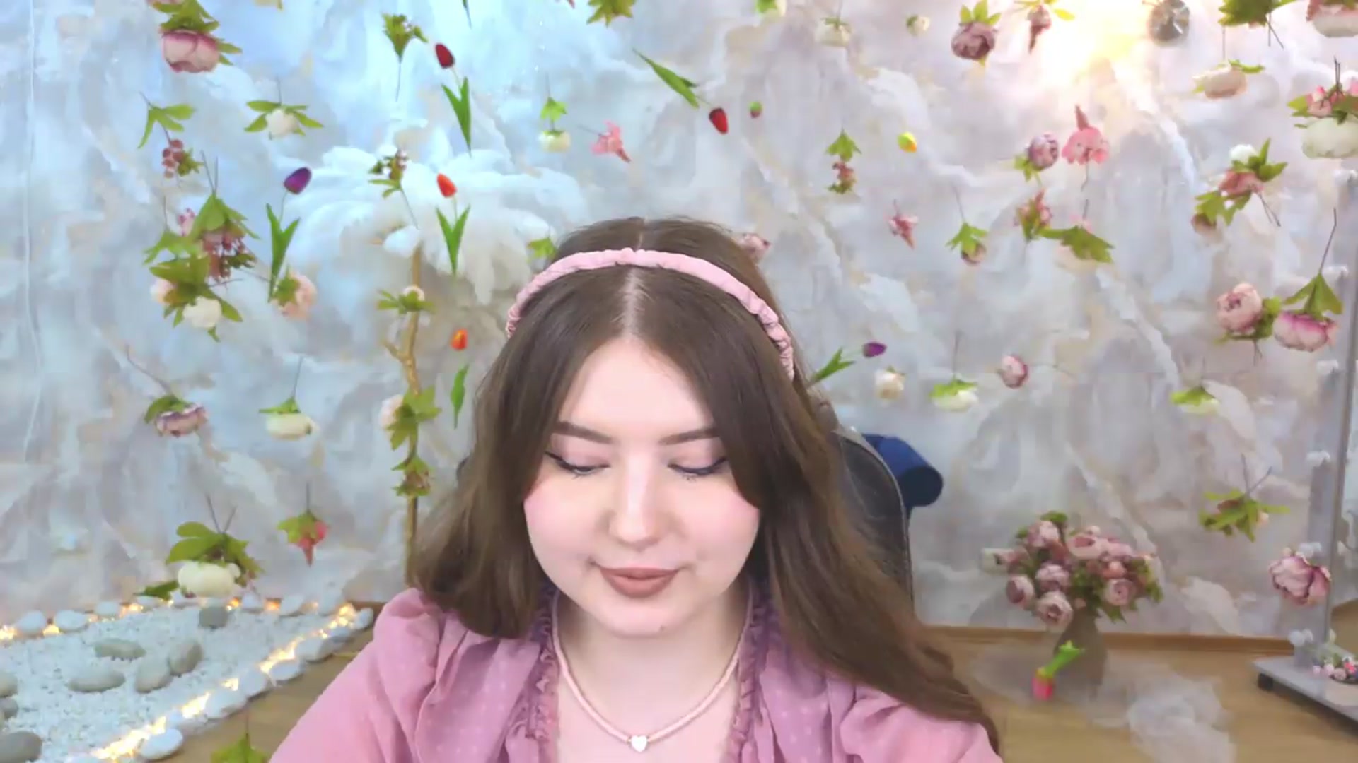 Gallery image thumbnail from EnigmaVeil's myfreecams stream on, 06/09/2026, 06:36 image 3 of 20