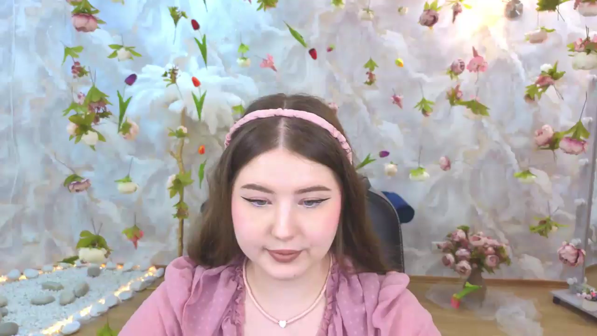 Gallery image thumbnail from EnigmaVeil's myfreecams stream on, 06/09/2026, 06:36 image 1 of 20