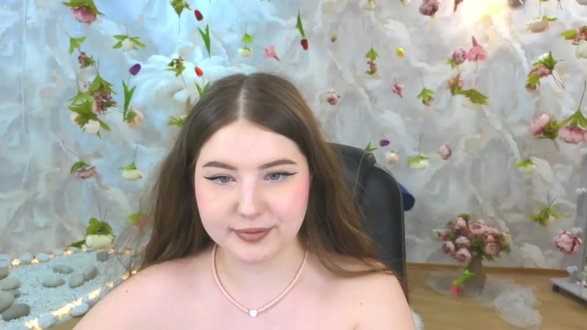 Gallery image thumbnail from EnigmaVeil's myfreecams stream on, 06/09/2026, 07:48 image 16 of 20