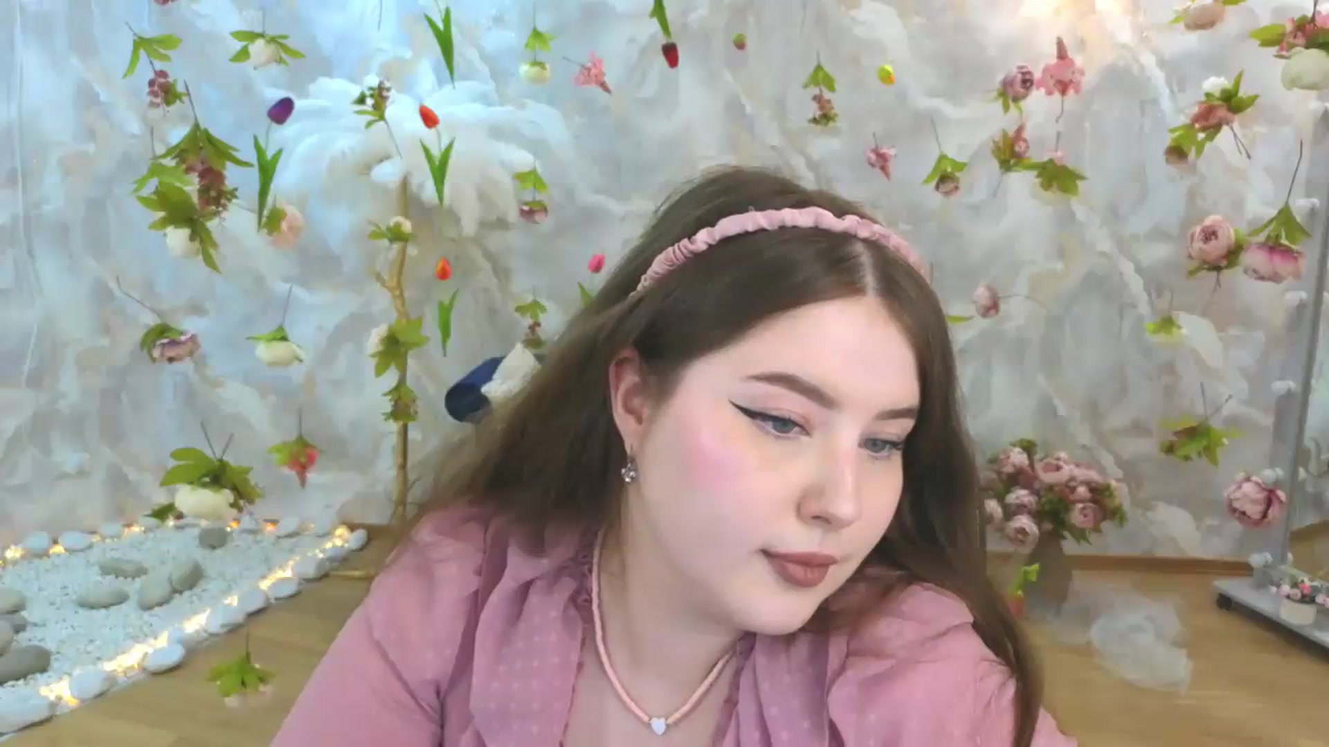 Gallery image thumbnail from EnigmaVeil's myfreecams stream on, 06/09/2026, 09:08 image 4 of 20